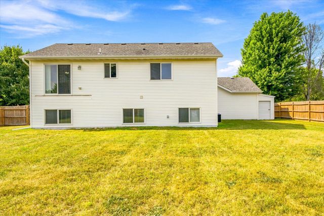 1655 10th Avenue SE, Cambridge, MN 55008