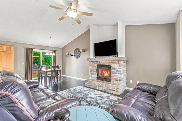 1655 10th Avenue SE, Cambridge, MN 55008