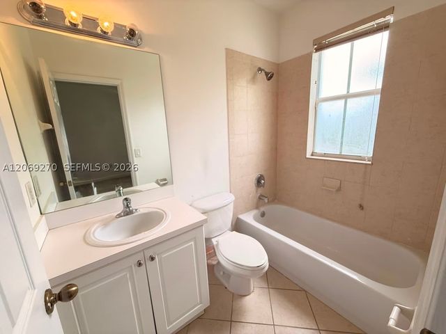 230 SE 29th Ave 12, Homestead, FL 33033