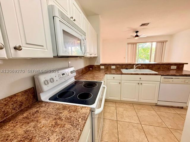 230 SE 29th Ave 12, Homestead, FL 33033