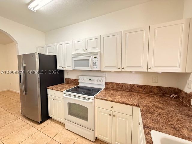 230 SE 29th Ave 12, Homestead, FL 33033