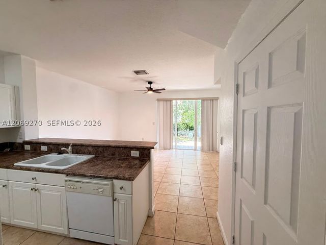 230 SE 29th Ave 12, Homestead, FL 33033