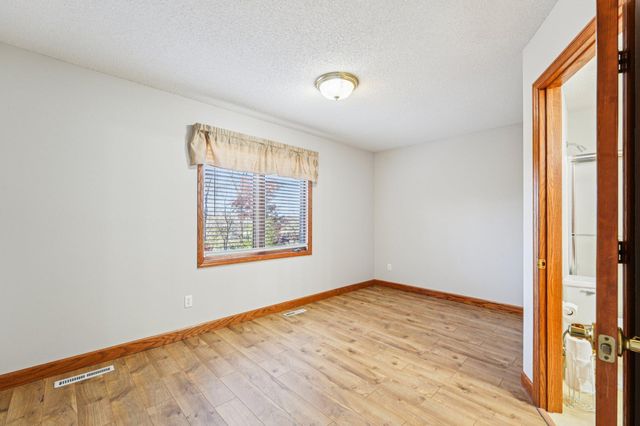 18685 Highview Avenue, Lakeville, MN 55044