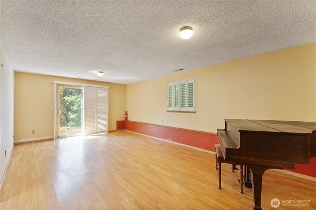 36521 25th Avenue S, Federal Way, WA 98003
