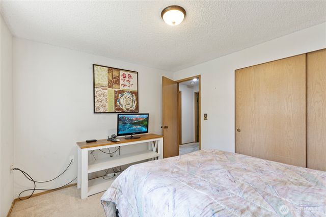 36521 25th Avenue S, Federal Way, WA 98003