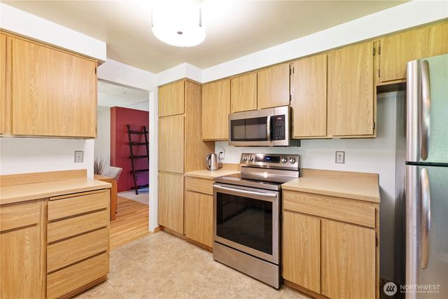 36521 25th Avenue S, Federal Way, WA 98003