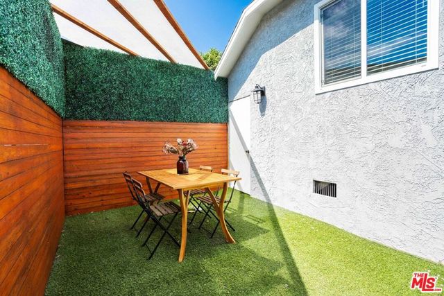 2210 Clinton Street, Los Angeles, CA 90026