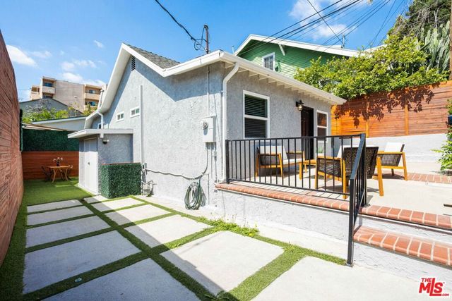 2210 Clinton Street, Los Angeles, CA 90026