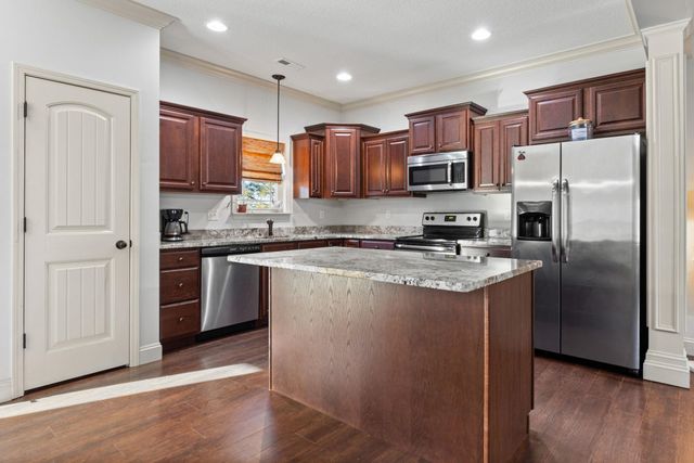 102 S Hamlet Court, Moore, SC 29369