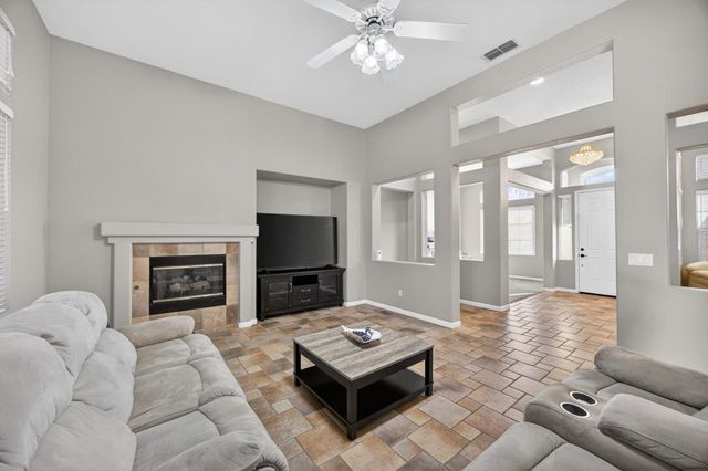 1272 Trehowell Dr, Roseville, CA 95678