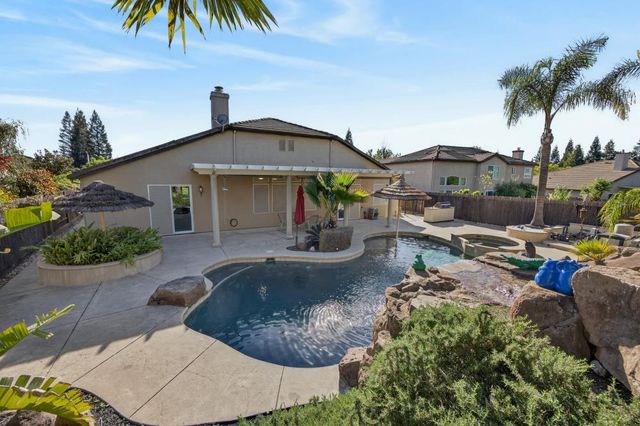 1272 Trehowell Dr, Roseville, CA 95678