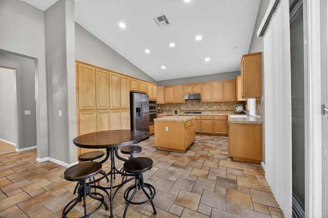 1272 Trehowell Dr, Roseville, CA 95678