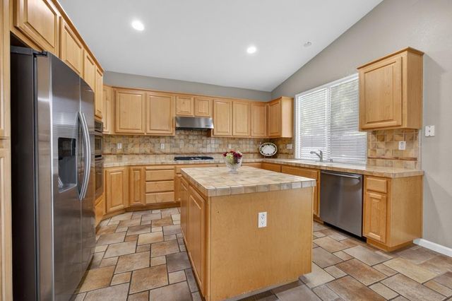 1272 Trehowell Dr, Roseville, CA 95678