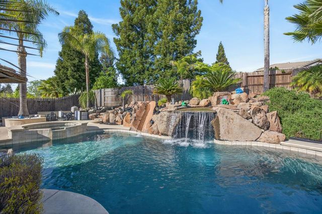 1272 Trehowell Dr, Roseville, CA 95678