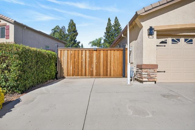 1272 Trehowell Dr, Roseville, CA 95678