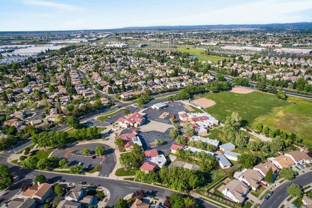 1272 Trehowell Dr, Roseville, CA 95678
