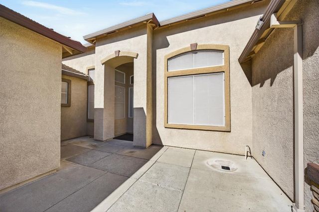 1272 Trehowell Dr, Roseville, CA 95678