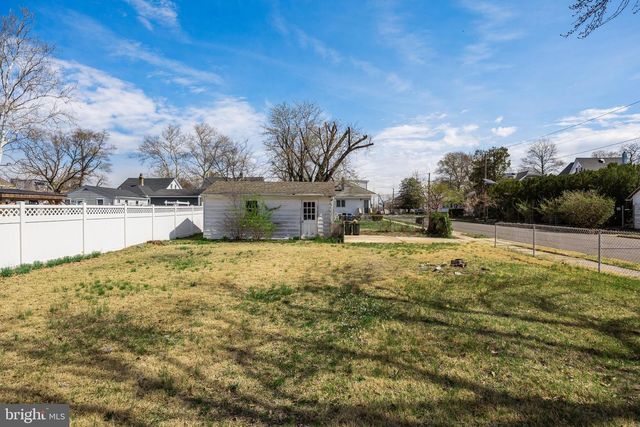 601 HIGHLAND AVE, Westville, NJ 08093