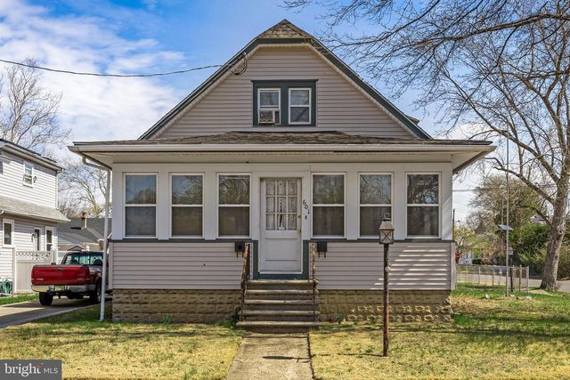 601 HIGHLAND AVE, Westville, NJ 08093