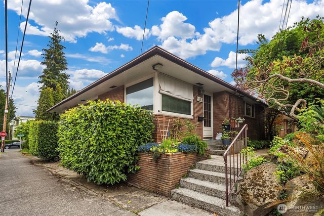 3207 NW 64th Street, Seattle, WA 98107