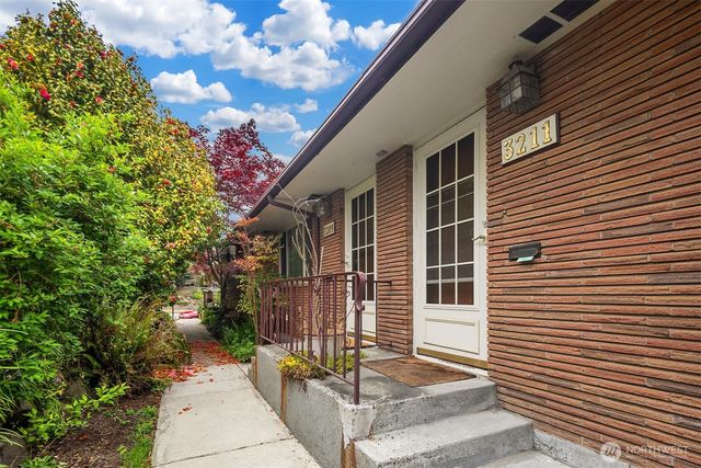 3207 NW 64th Street, Seattle, WA 98107