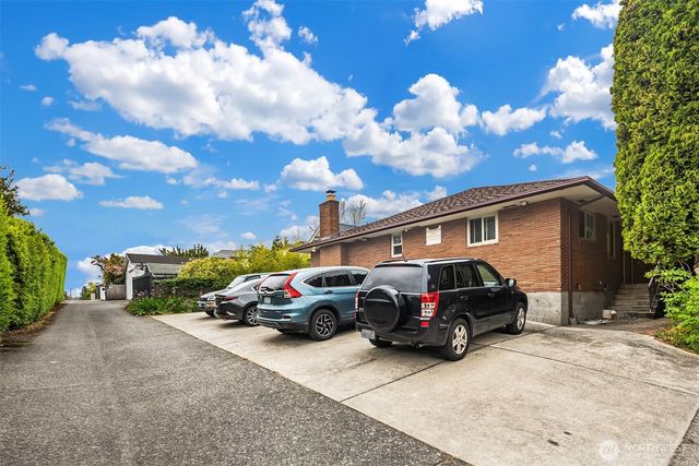3207 NW 64th Street, Seattle, WA 98107