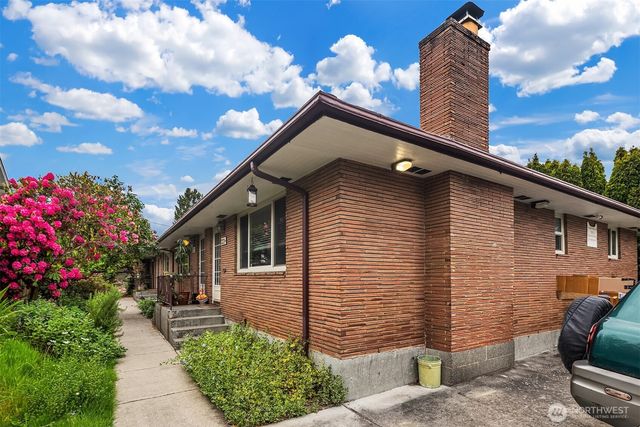 3207 NW 64th Street, Seattle, WA 98107