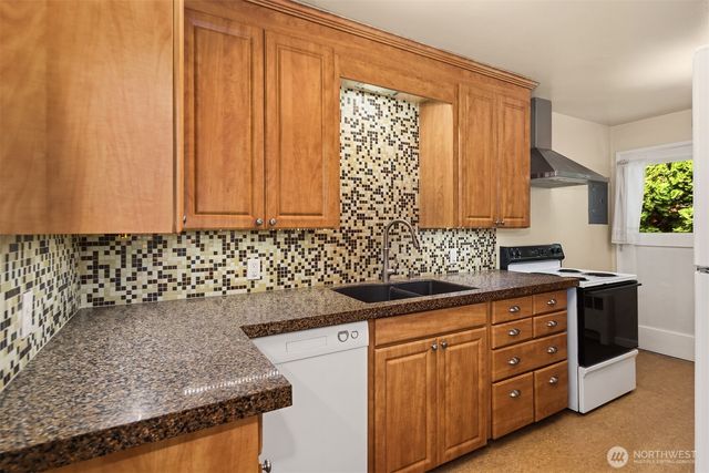 3207 NW 64th Street, Seattle, WA 98107