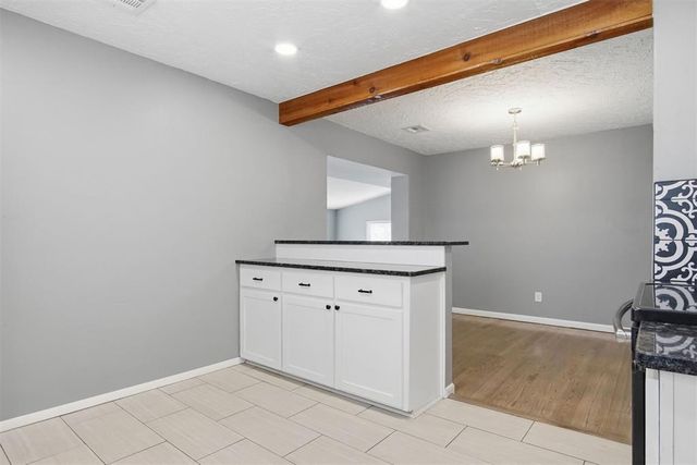 10616 Greystone Avenue, The Village, OK 73120