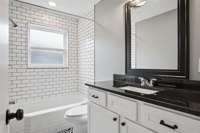 10616 Greystone Avenue, The Village, OK 73120