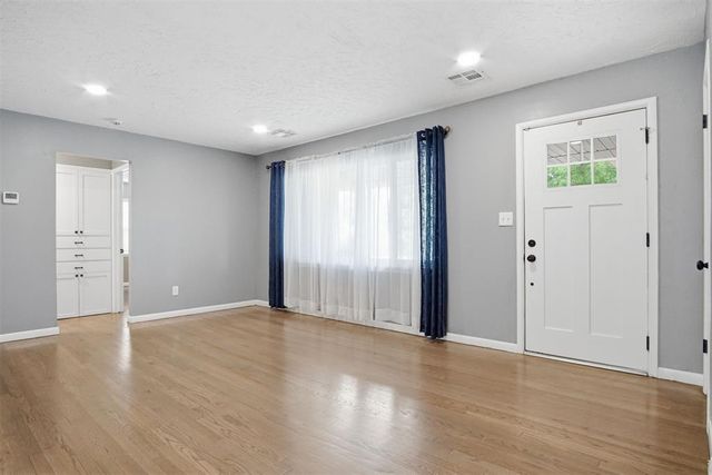 10616 Greystone Avenue, The Village, OK 73120