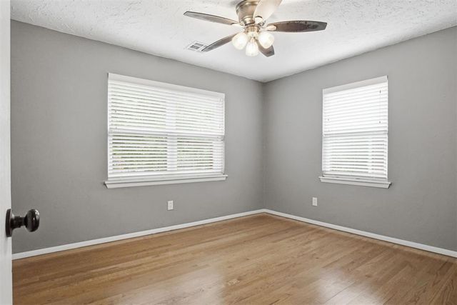10616 Greystone Avenue, The Village, OK 73120