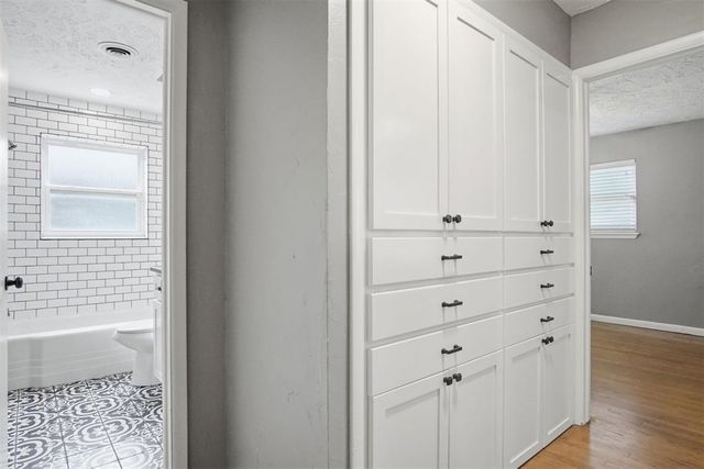 10616 Greystone Avenue, The Village, OK 73120