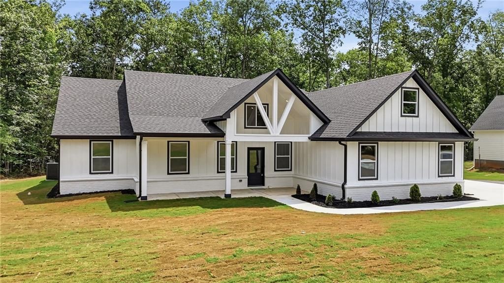 1020 Oakridge Drive, Griffin, GA 30223