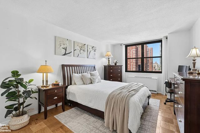 340 E 93rd St Apt 24K, New York City, NY 10128