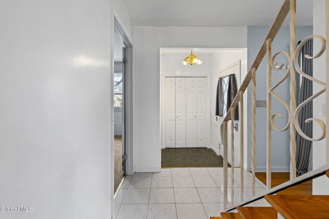 92 Fleetwood Avenue, Albany, NY 12209
