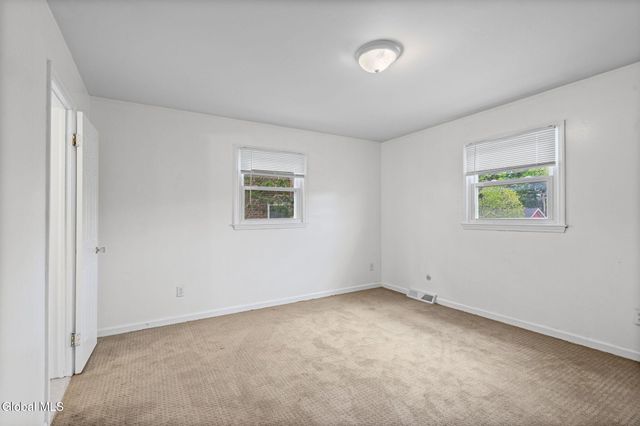 92 Fleetwood Avenue, Albany, NY 12209