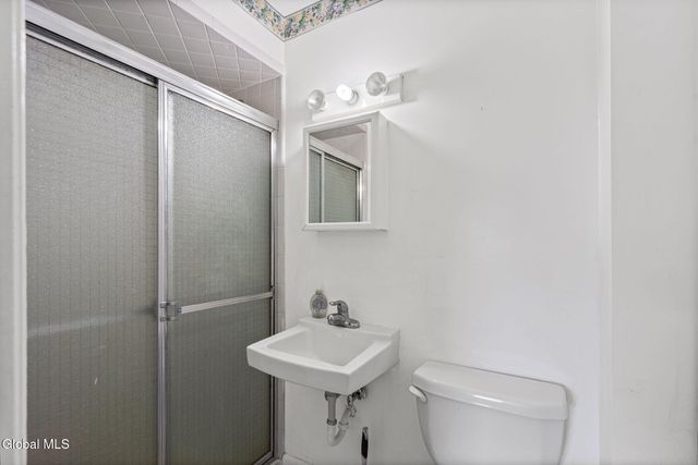 92 Fleetwood Avenue, Albany, NY 12209