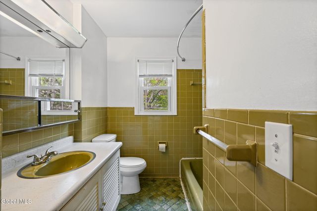 92 Fleetwood Avenue, Albany, NY 12209