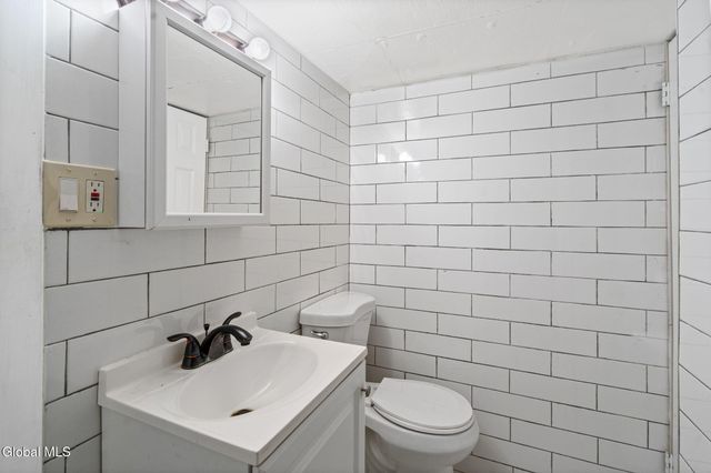 92 Fleetwood Avenue, Albany, NY 12209