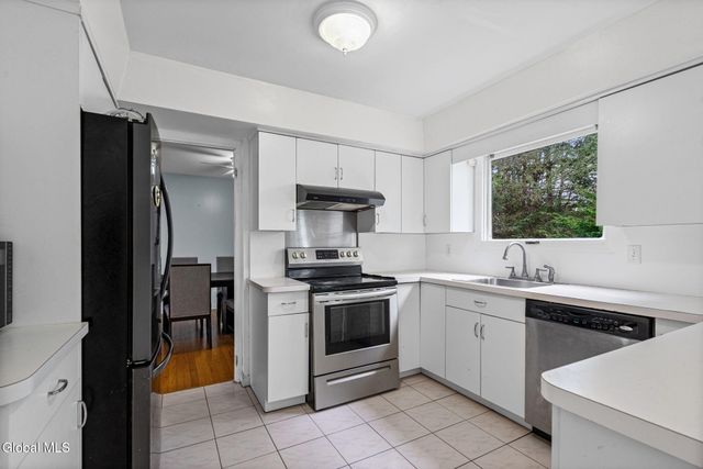 92 Fleetwood Avenue, Albany, NY 12209