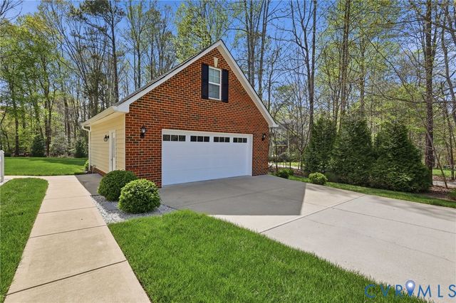 7801 Duntrune Dr, Chesterfield, VA 23838