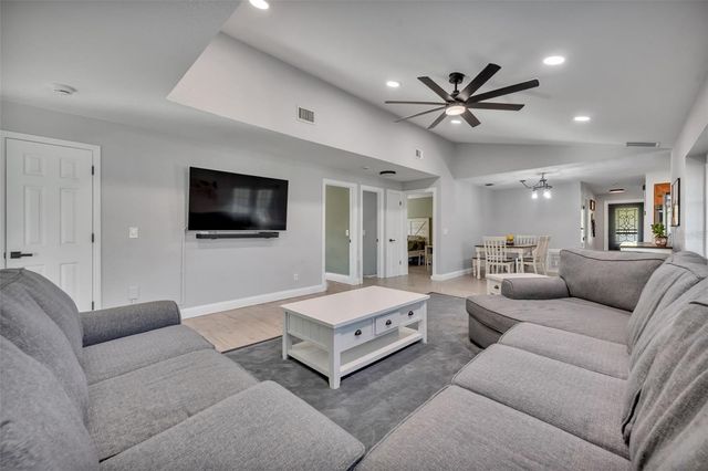 1350 ARAPAHO TRAIL, Geneva, FL 32732