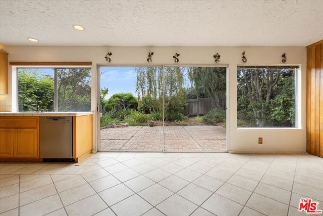 2243 Newquist Court, Camarillo, CA 93010