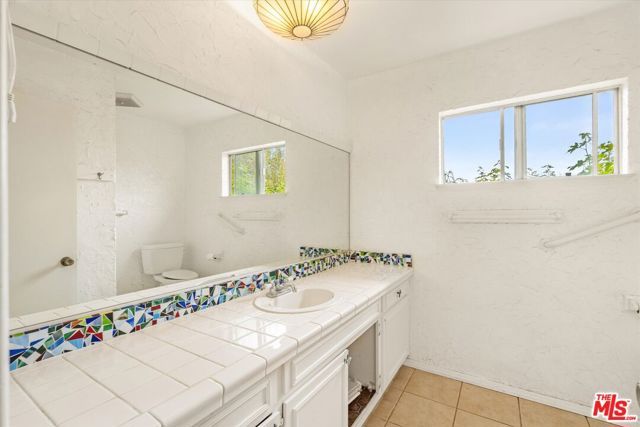 2243 Newquist Court, Camarillo, CA 93010