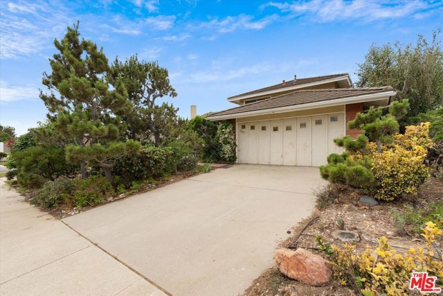 2243 Newquist Court, Camarillo, CA 93010