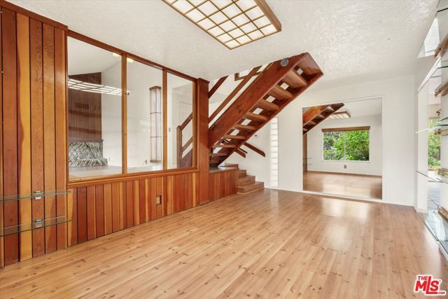 2243 Newquist Court, Camarillo, CA 93010