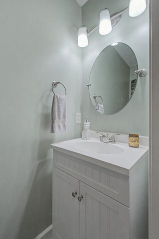 877 Glenraven Dr, Clarksville, TN 37043