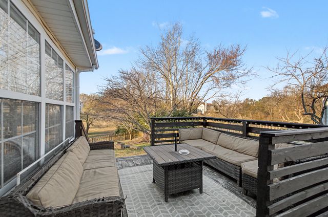 877 Glenraven Dr, Clarksville, TN 37043