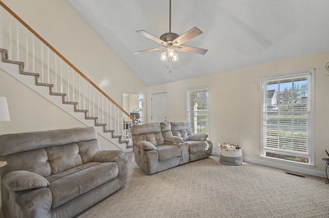 877 Glenraven Dr, Clarksville, TN 37043